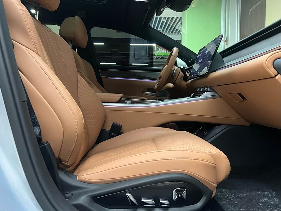 BYD HanL 2025 #12 BYD HanL 2025 car image #12