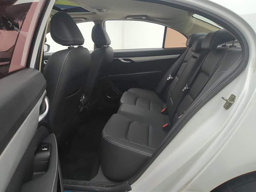 GEELY Emgrand 2018 immagine di auto #12