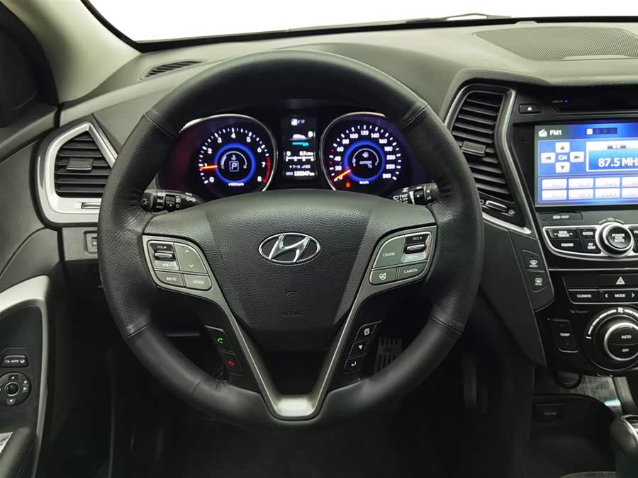 Hyundai Santa Fe 2015 car image #12