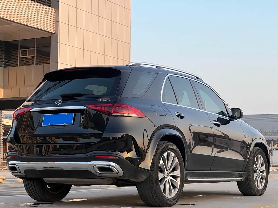 Mercedes-Benz GLE Class 2023 car image #12