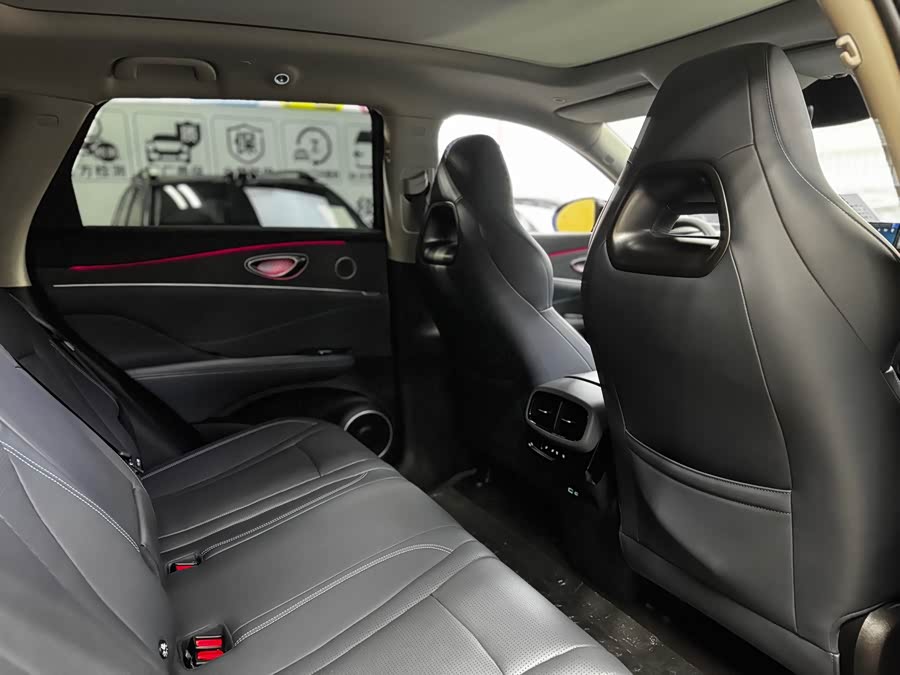 BYD Sea Lion 07 DM-i 2025 car image #12