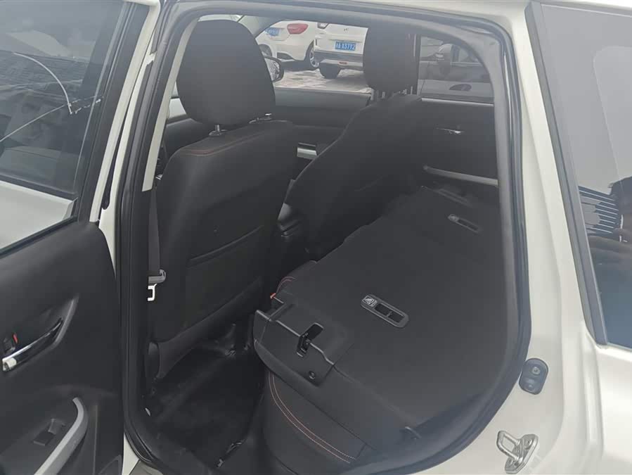 Suzuki Vitara 2017 image de voiture #12