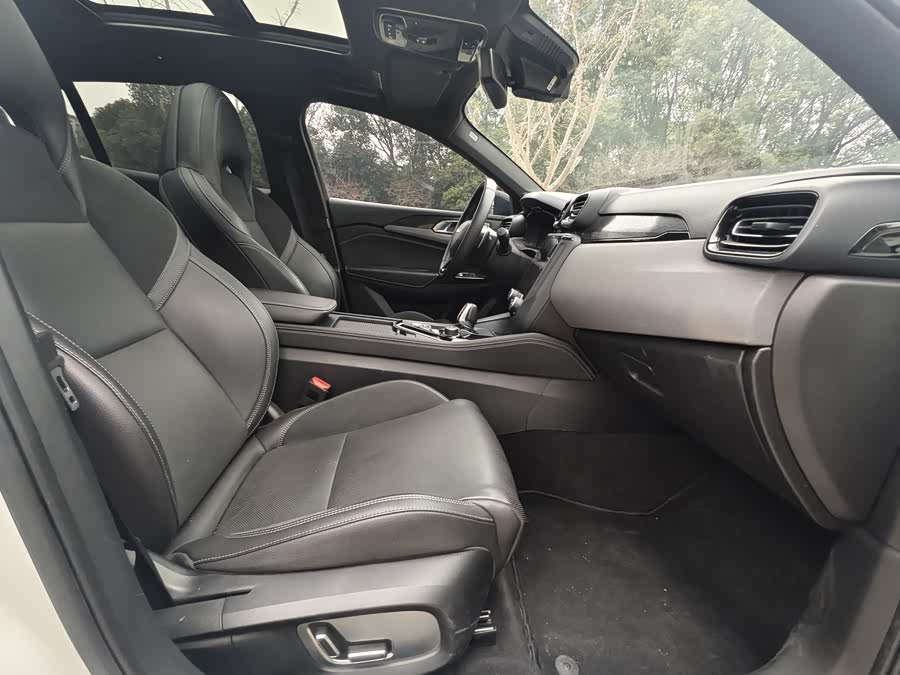 Lynk & Co 03 2020 car image #12