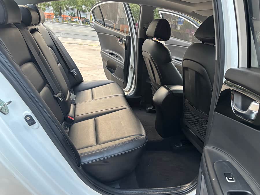 起亚 起亚K4 2016 汽车图片 #12