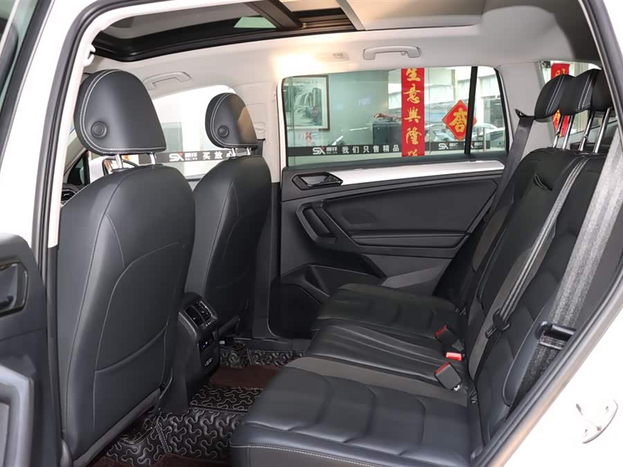 Volkswagen Tiguan L 2020 car image #12