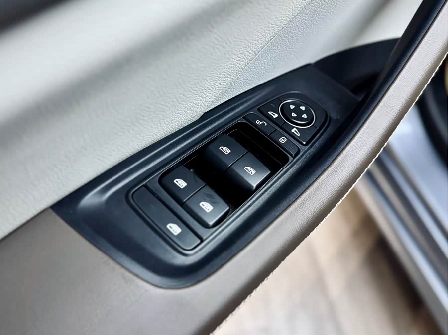 BYD Qin Plus 2023 car image #12