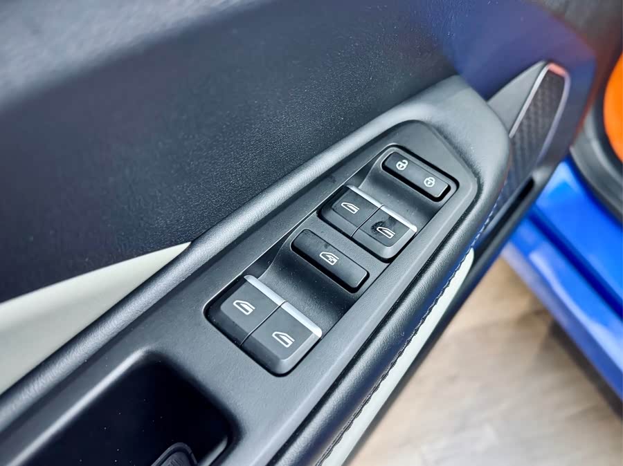 GEELY Binray 2018 car image #12