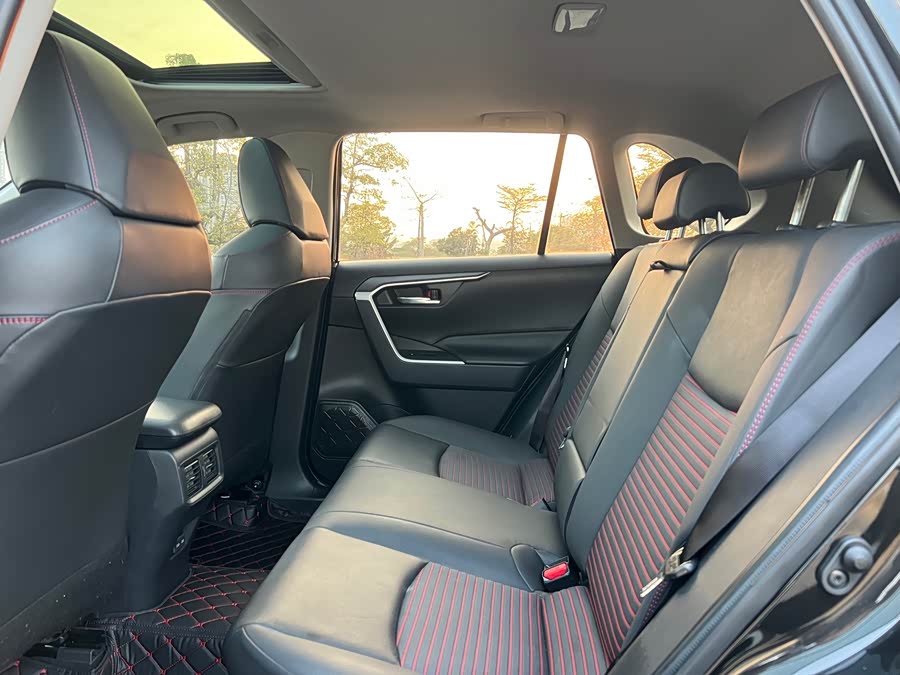 Toyota RAV4 Hybird E+ 2022 #12 Toyota RAV4 Hybird E+ 2022 صورة سيارة #12