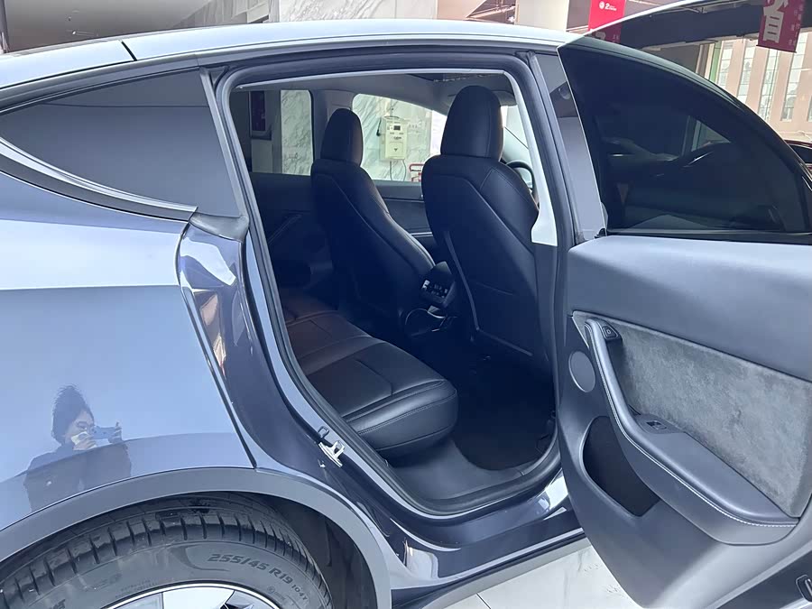 Tesla Model Y 2022 #12 Tesla Model Y 2022 car image #12