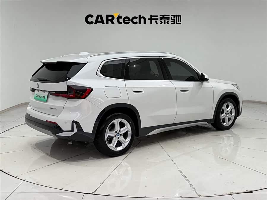 BMW iX1 2025 صورة سيارة #12