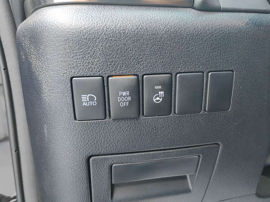 Toyota Vellfire 2020 car image #12