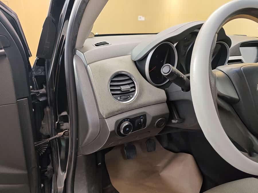 Chevrolet Cruze 2011 изображение автомобиля #12