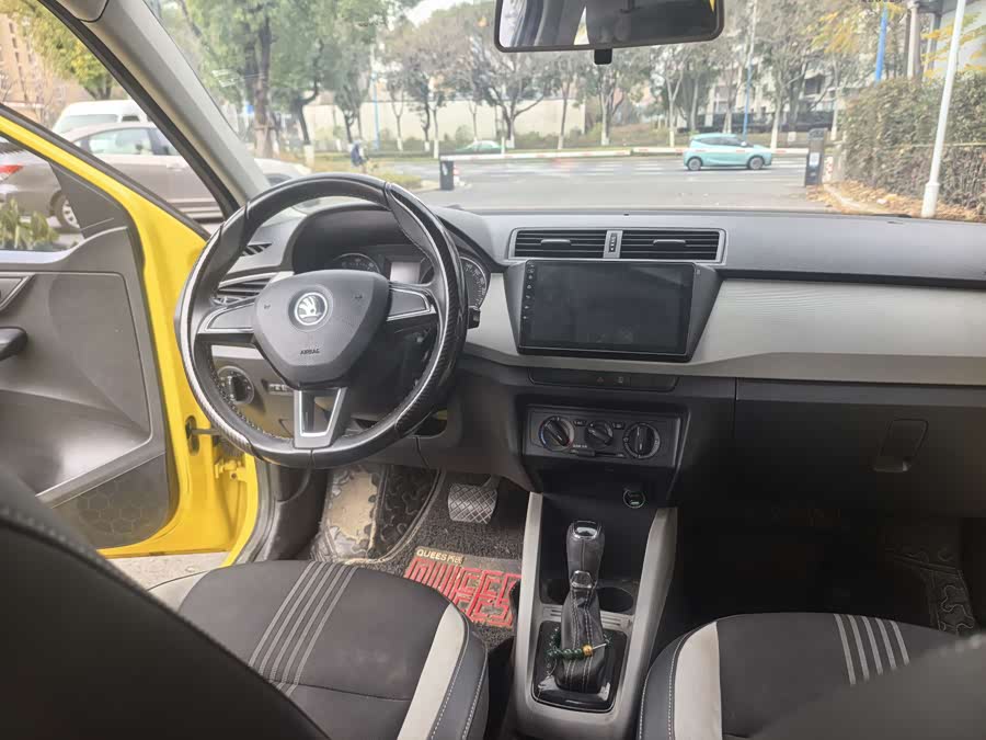 Skoda Fabia 2016 صورة سيارة #12