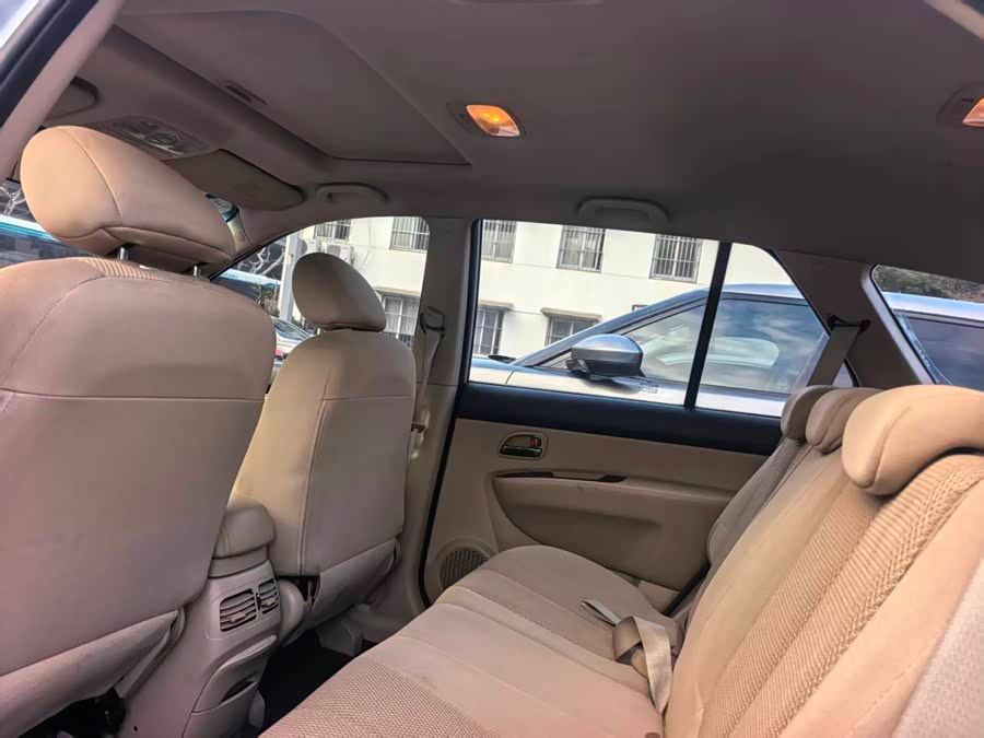 起亚 佳乐 2011 汽车图片 #12