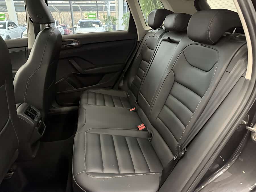 Volkswagen Tharu 2022 car image #12