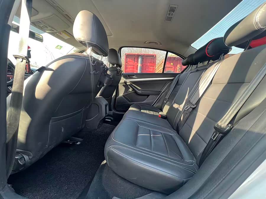 Volkswagen Lavida 2016 car image #12
