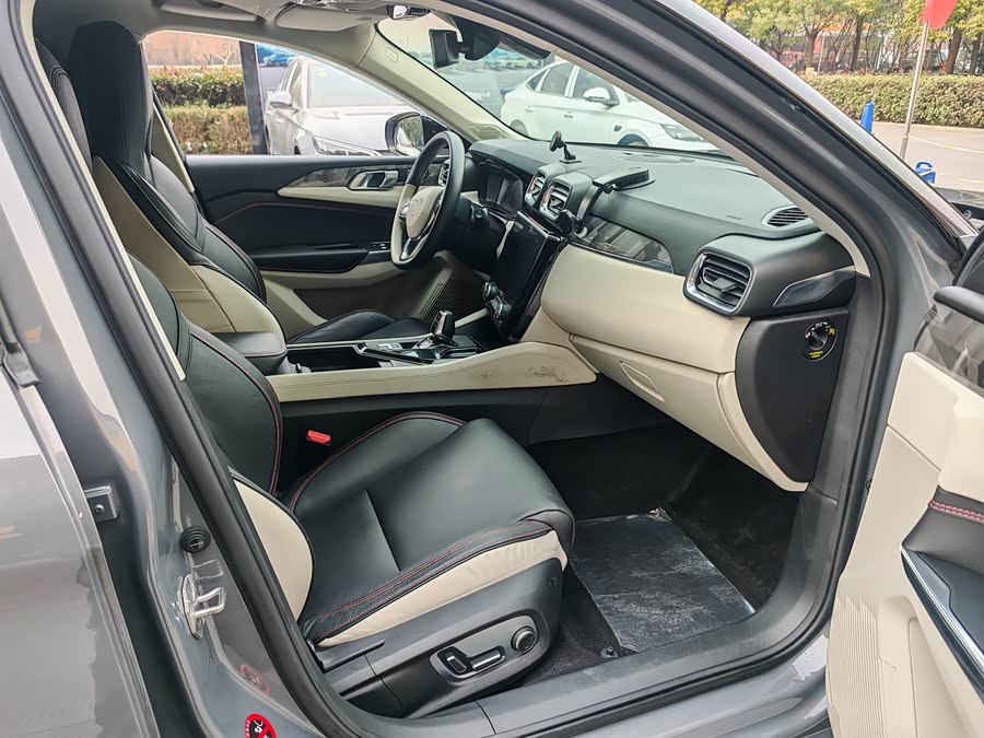 Lynk & Co 02 2019 car image #12