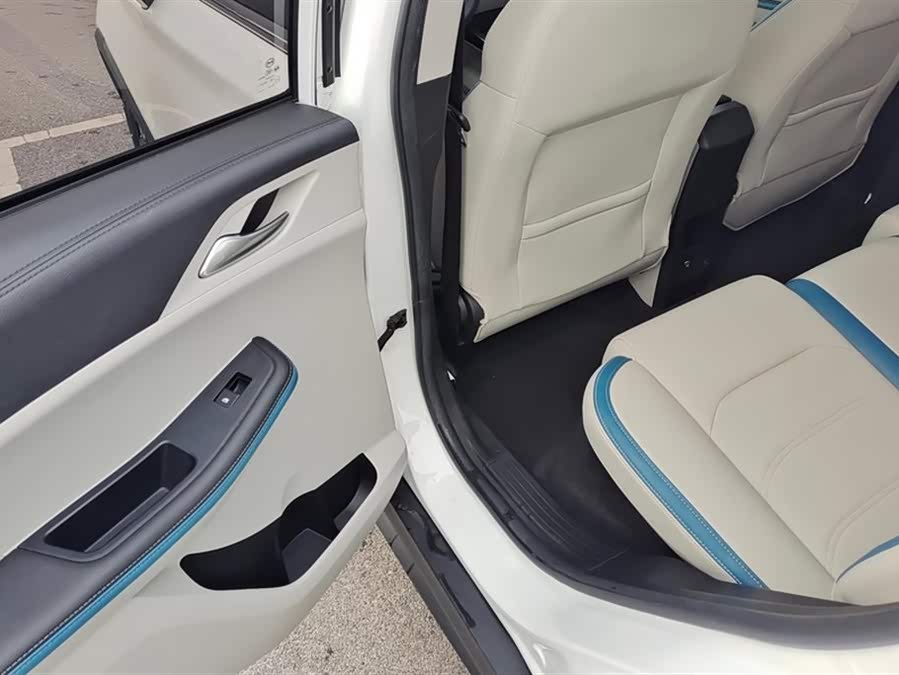 BYD Yuan Pro 2023 #12 BYD Yuan Pro 2023 car image #12