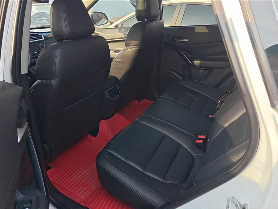 MG GS 2015 car image #12