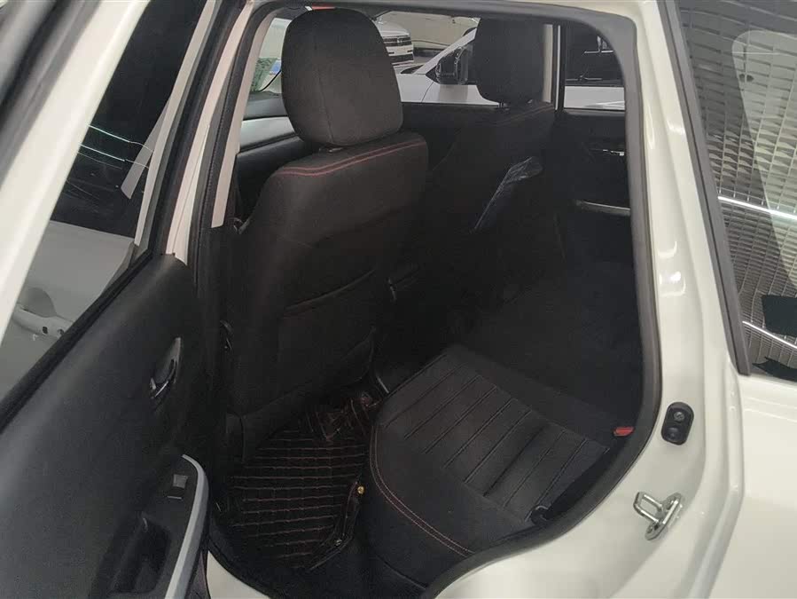 Suzuki Vitara 2019 immagine di auto #12