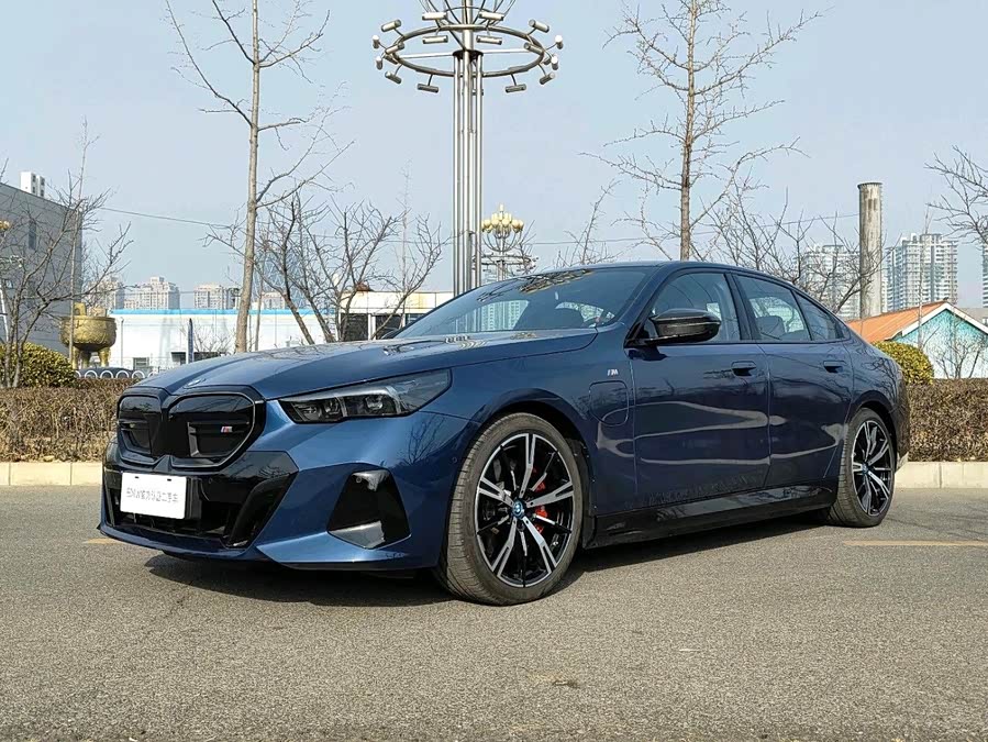 BMW i5 M60 car image #12