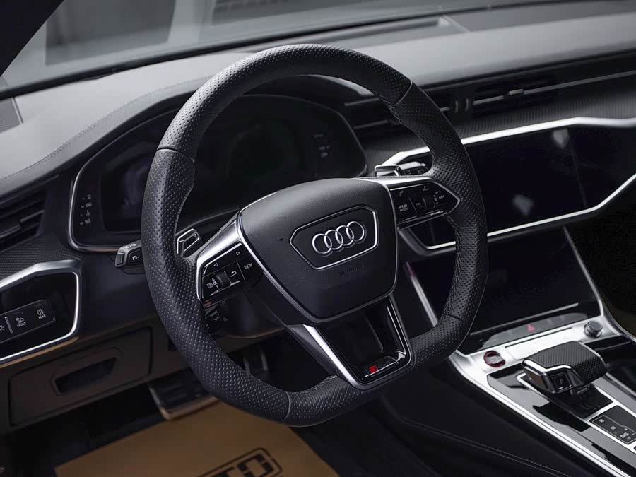 Audi RS 6 2021 immagine di auto #12