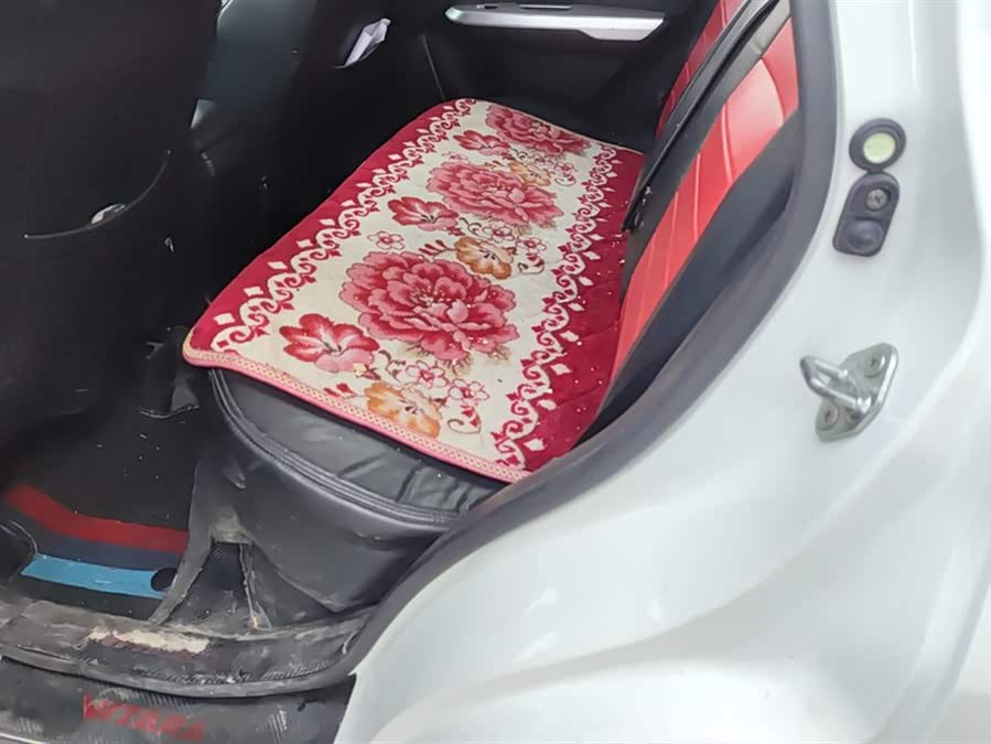 Suzuki Vitara 2018 image de voiture #12