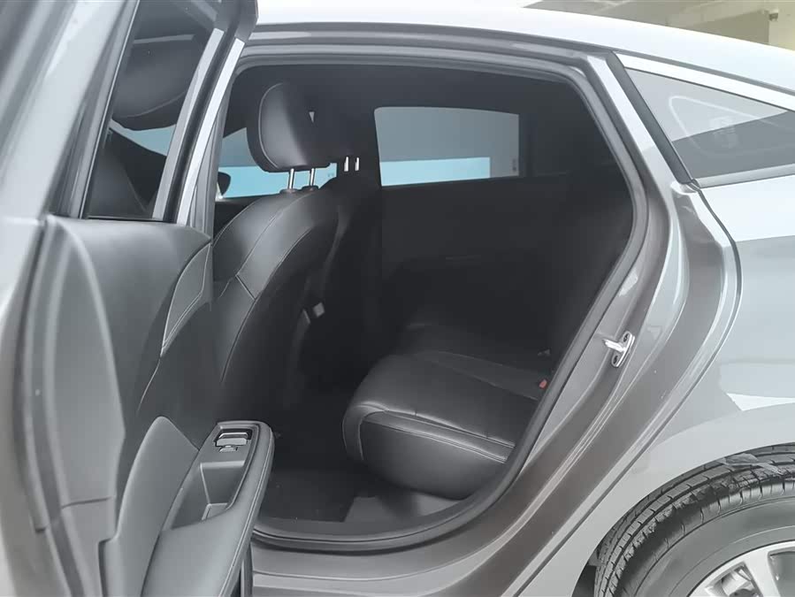 MG 5 2025 car image #12