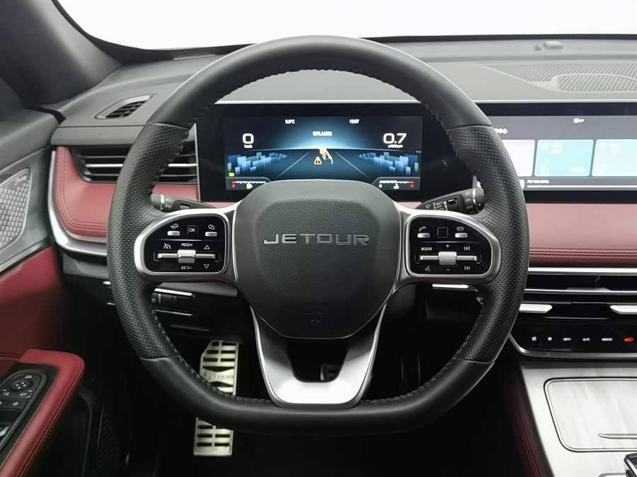 X70 PLUS 2024 car image #12