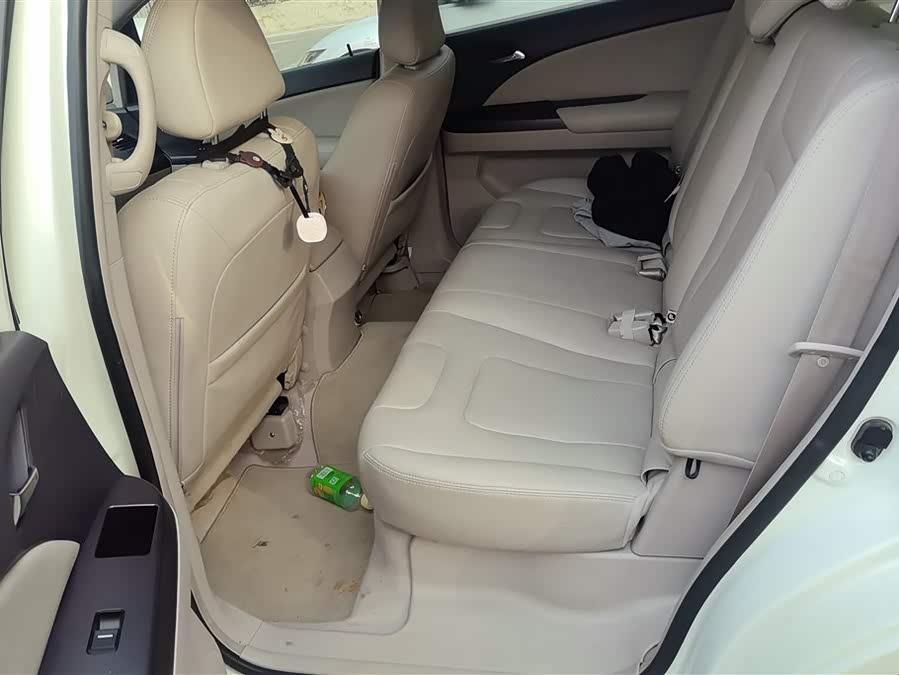 BYD e6 2015 car image #12