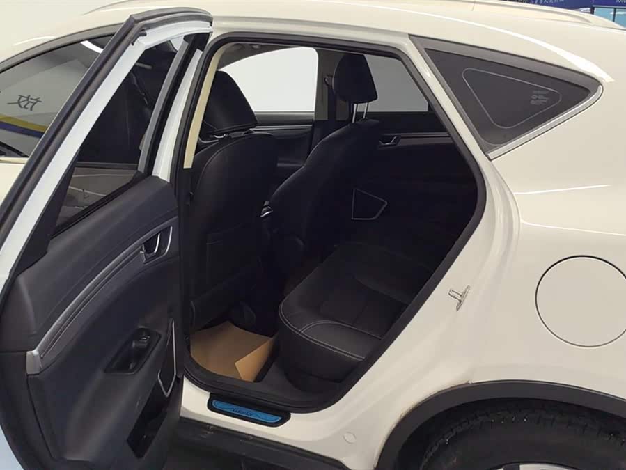 GEELY Emgrand GS 2019 car image #12