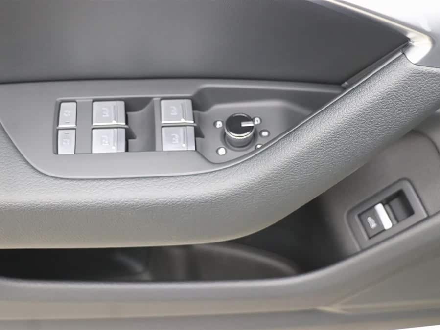Audi A6L 2023 immagine di auto #12