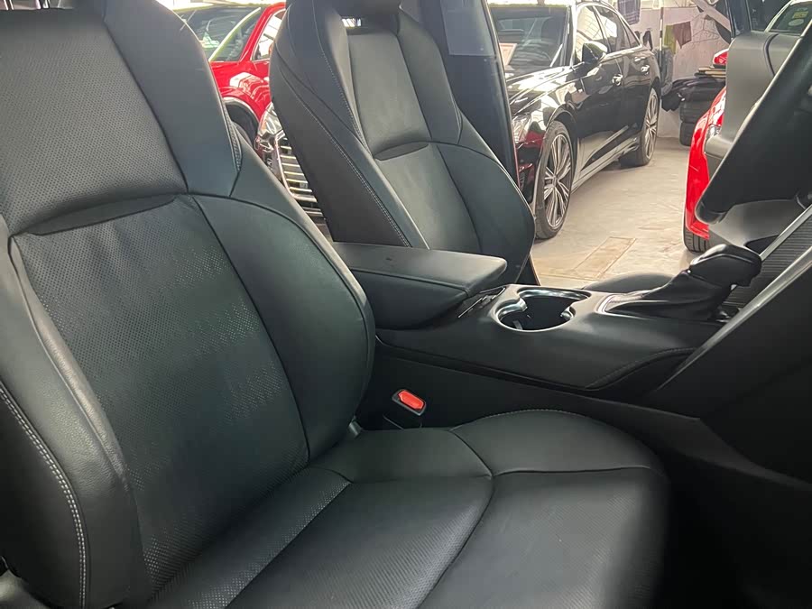 Toyota Venza 2023 immagine di auto #12