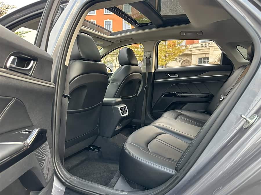 Kia K5 2021 صورة سيارة #12