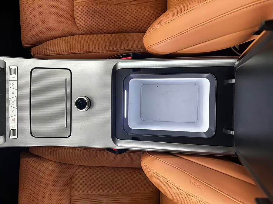 BYD HanL 2025 #12 BYD HanL 2025 car image #12