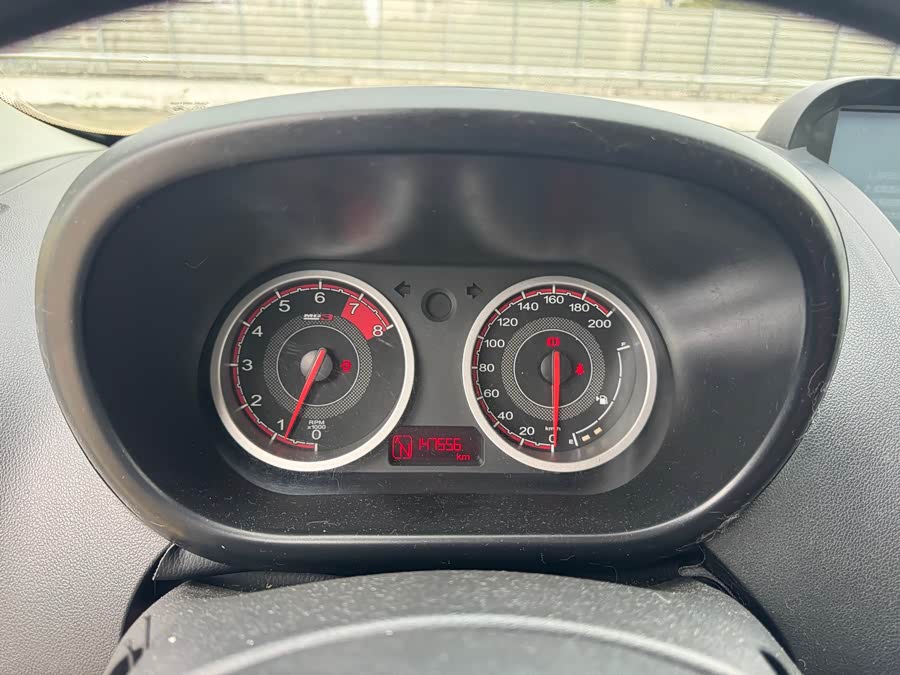 MG 3 2014 car image #12