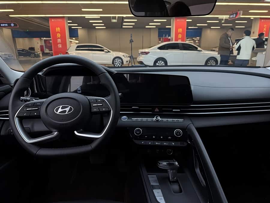 Hyundai Elantra 2023 car image #12