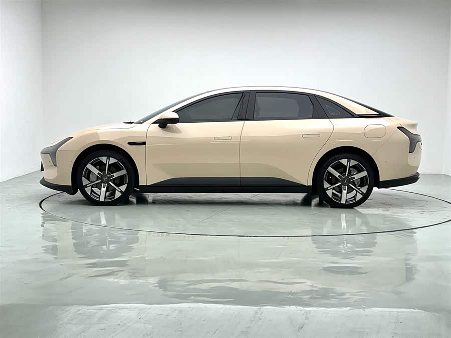Xpeng 2024 car image #12