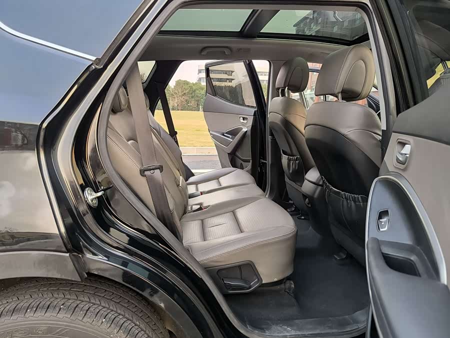 Hyundai Santa Fe (Imported) 2013 car image #12