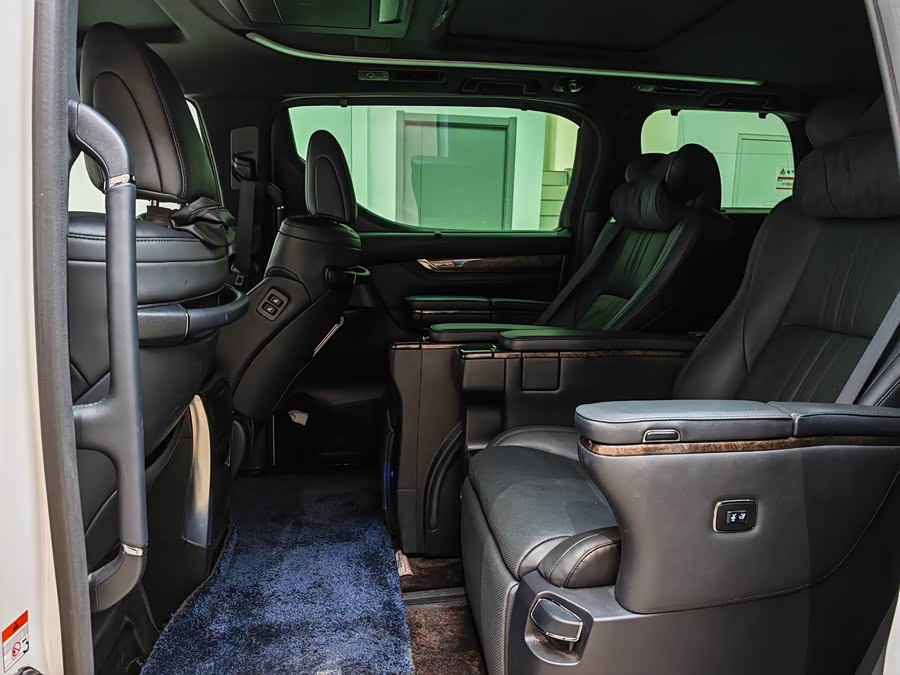 Toyota Vellfire 2022 immagine di auto #12