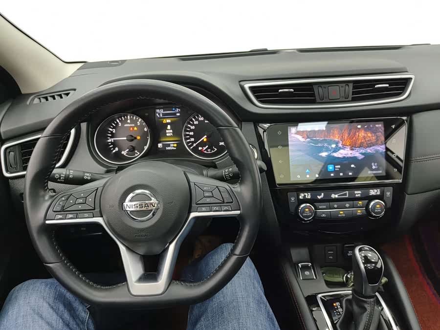 Nissan Qashqai 2020 car image #12