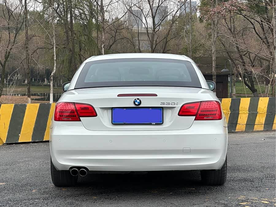 BMW 3 Series (Imported) 2010 car image #12