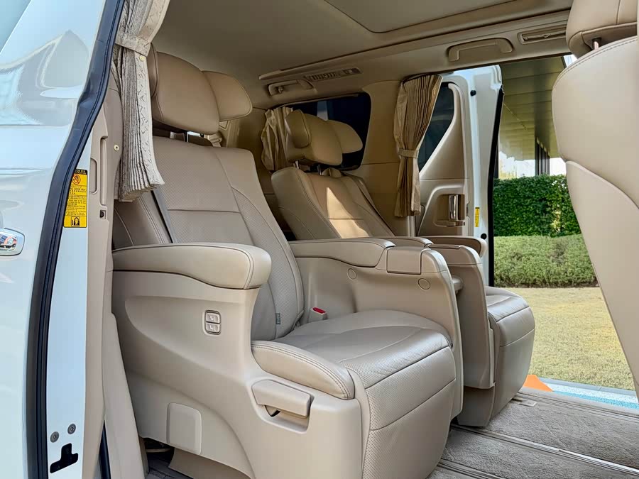 Toyota Alphard 2014 immagine di auto #12