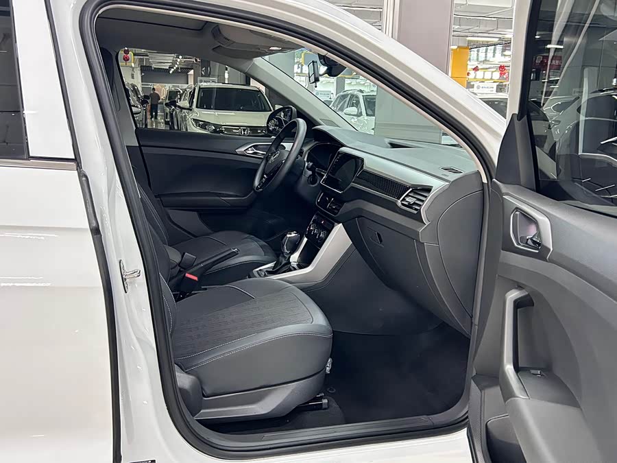 Volkswagen T-Cross 2023 car image #12