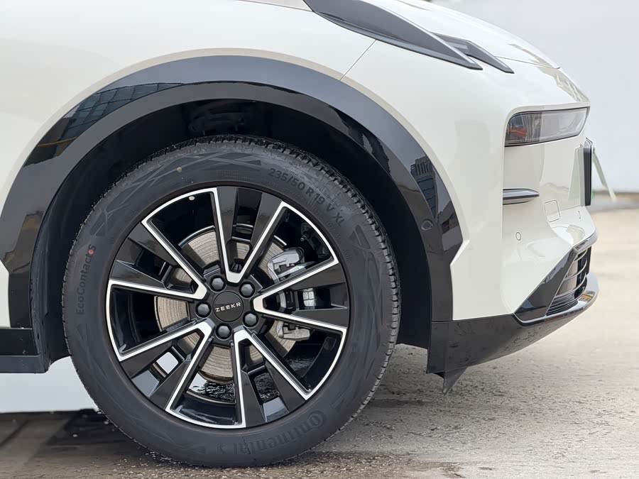 Zeekr X 2024 car image #12