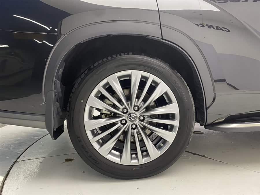 Toyota Highlander 2022 car image #12