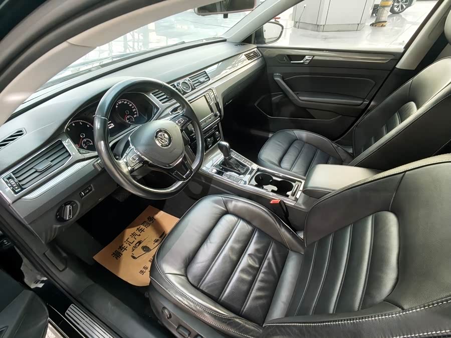 Volkswagen Passat 2018 car image #12
