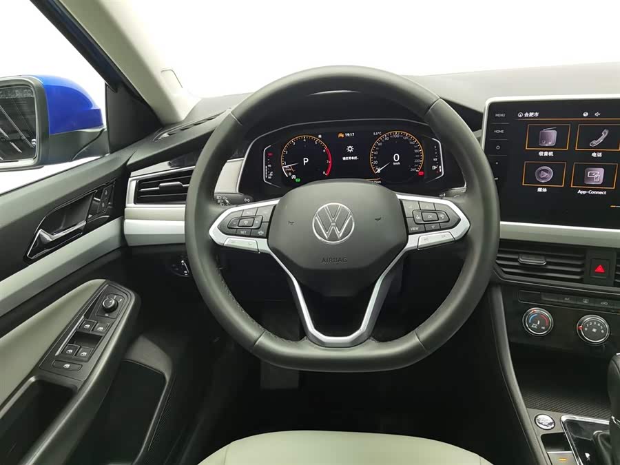 Volkswagen Bora 2022 car image #12