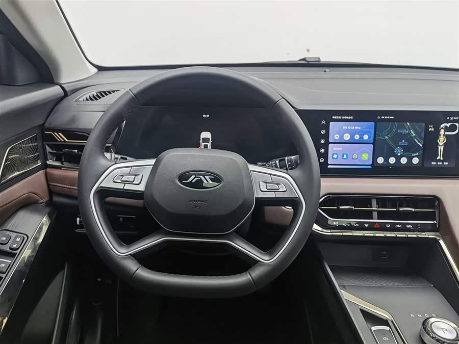 JAC X8 PLUS 2024 #12 JAC X8 PLUS 2024 car image #12