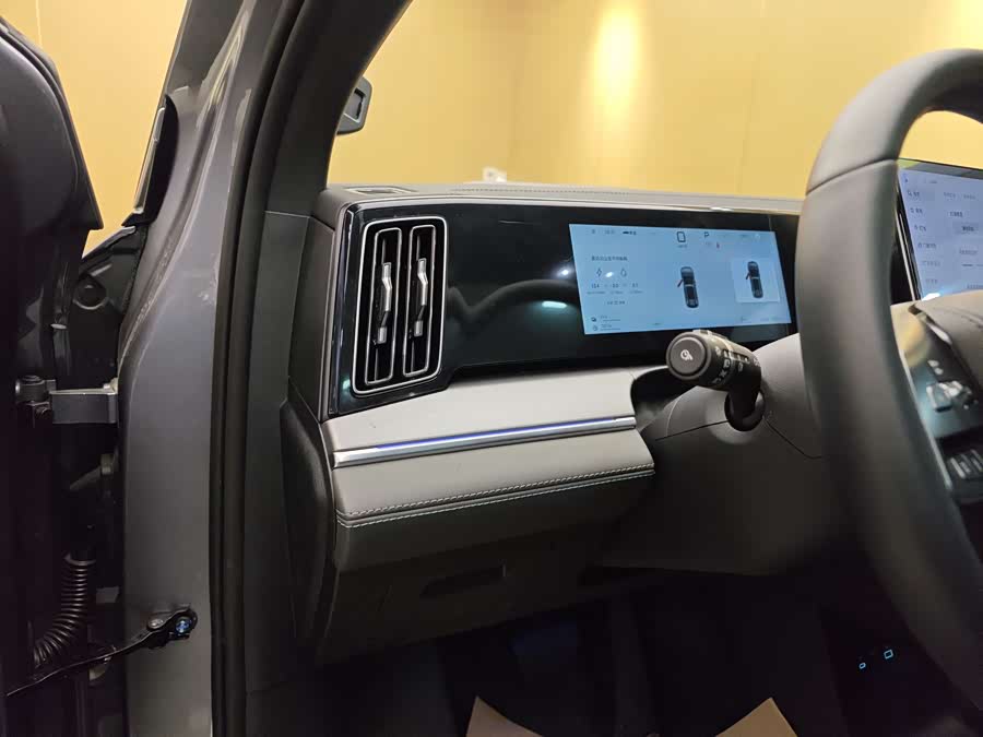 BYD SongL DM-i 2025 #12 BYD SongL DM-i 2025 car image #12